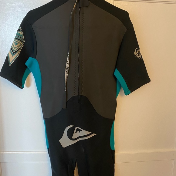 Quiksilver Shorty Wetsuit - Picture 2 of 2